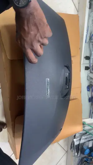 Samsung 32" 4K Curve Monitor (Used)