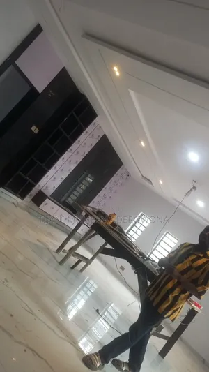 6-Bedroom Duplex don siyarwa a Ifesowopo Estate, Ibadan