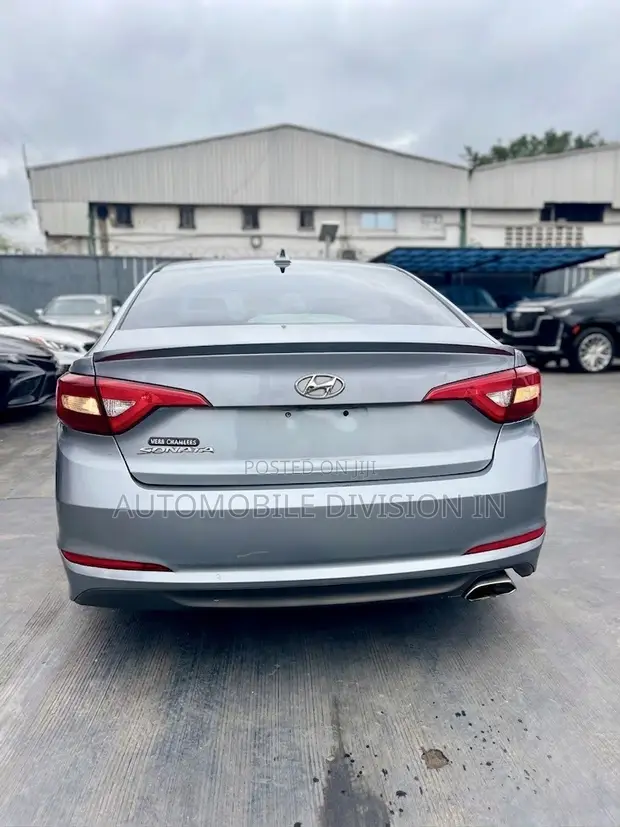 Hyundai Sonata 2015 Silver - 1