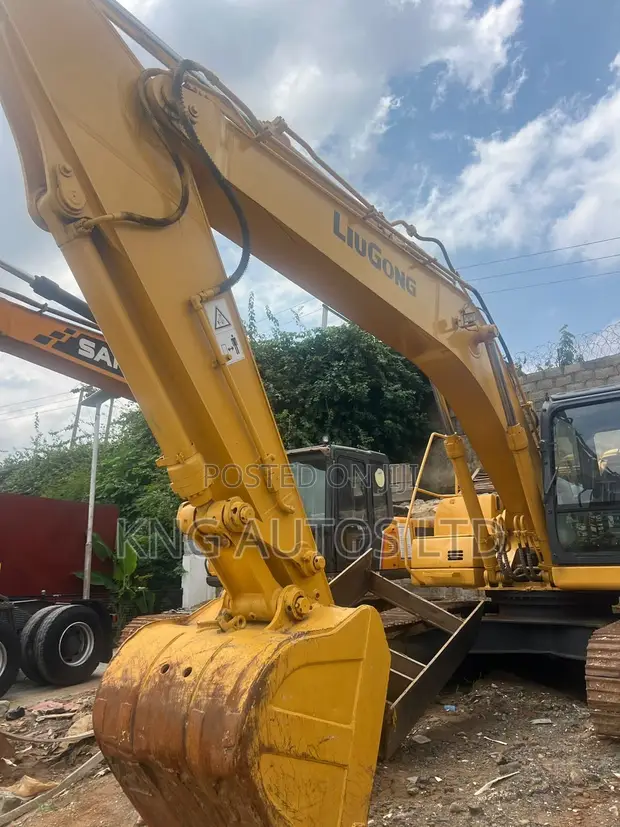 Liugong 922D Excavator - Foreign Used - 1