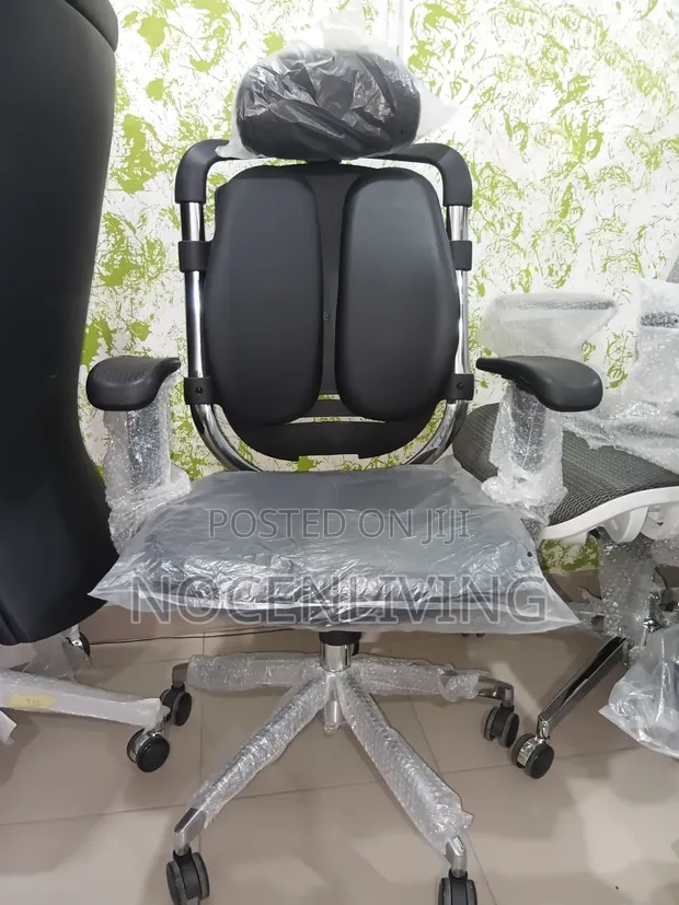 Boss Office Products Black Kidney Office Chair - 1