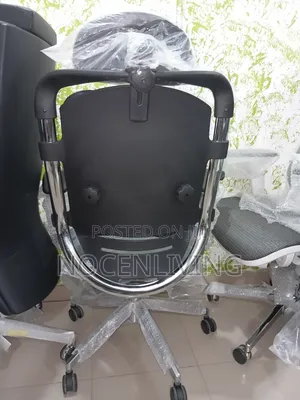 Boss Office Products Black Kidney Office Chair