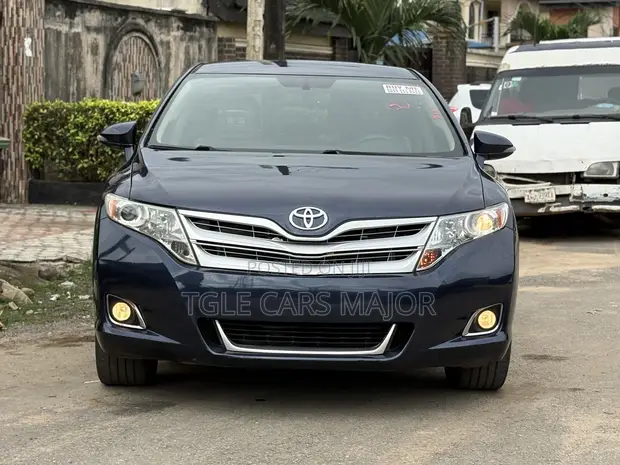 2015 Toyota Venza LE 2.7L Blue - 1