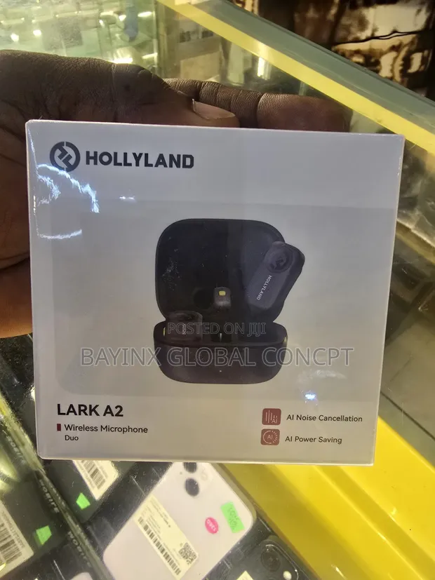 Hollyland Lark A2 Duo Wireless Microphone System - 1