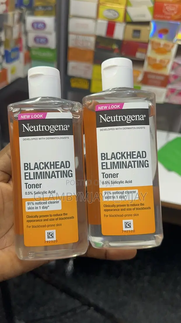 Neutrogena Blackhead Eliminating Cleanser - 1