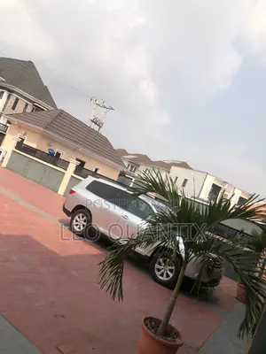 Gidan Kwana 3-Bedroom da Aka Shirya a Ikota Villa