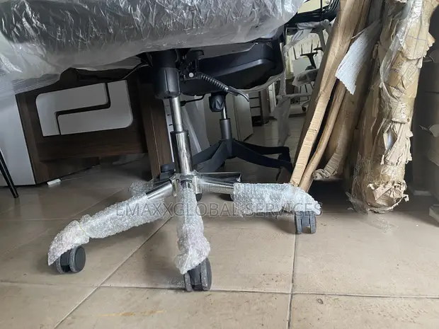 Ergonomic Executive Chair - Brand New - 1