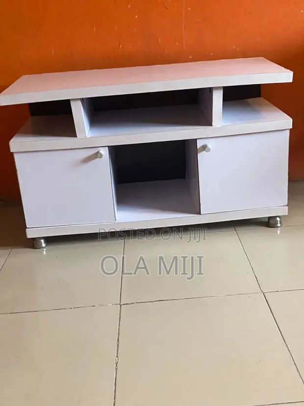 TV Shelf / Cabinet da Center Table Mai Amfani - 1