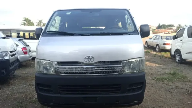 Toyota HiAce Commuter Grey 2010 - 1