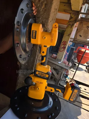 DeWALT Cordless Wall Smoothing Machine / Plastering Trowel