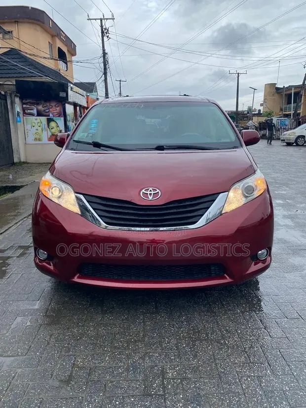 Toyota Sienna XLE 7 Passenger 2012 Red - 1