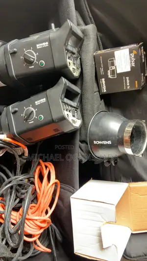 Bowens Gemini GM400Rx 400Ws Studio Flash Light (2 Units)