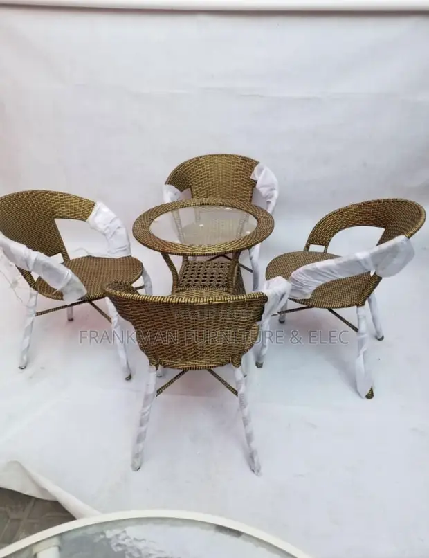 4-Seater Rattan Outdoor Dining Set - 1