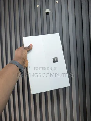 Microsoft Surface Pro 4 (2-in-1) 8GB RAM, 256GB SSD