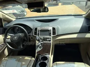 2011 Toyota Venza V6 Brown