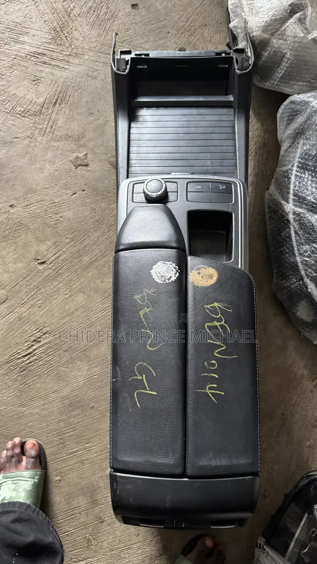 Center Console na Mercedes-Benz GL550/450 W166 (2012-2015) - 1
