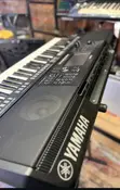 Yamaha PSR-SX720 Professional Arranger Keyboard - 2