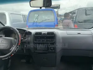 2005 Toyota HiAce Blue
