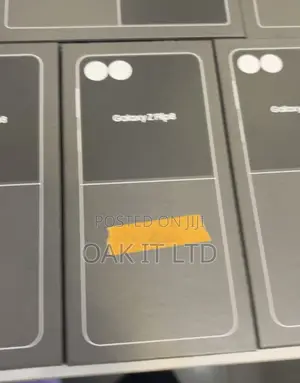 New Samsung Galaxy Z Flip8 512GB Silver