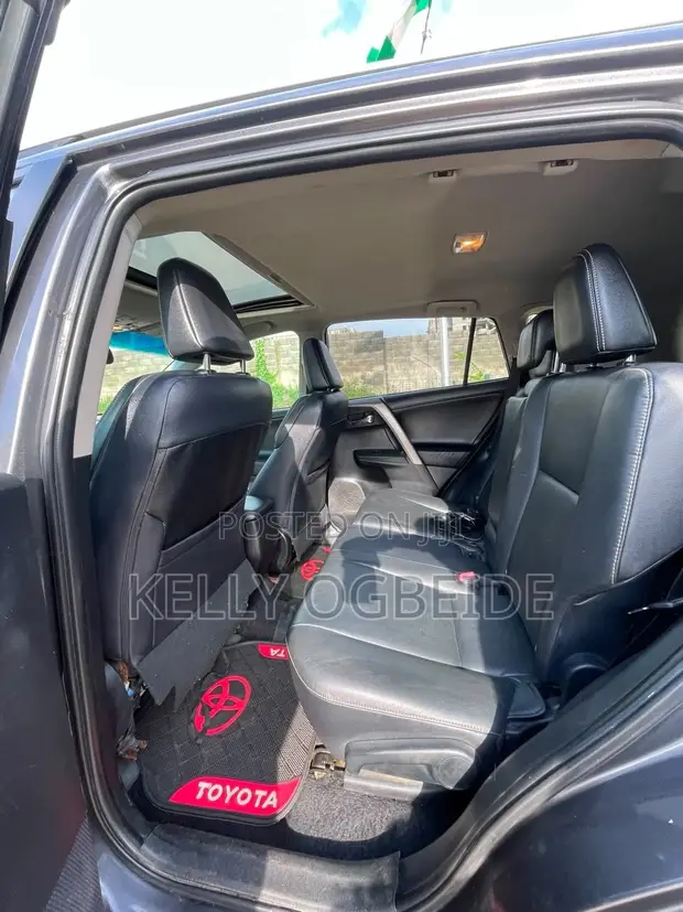 Toyota RAV4 Limited SUV ta 2015 - 1