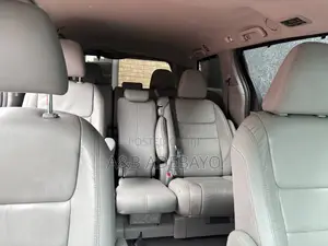 2016 Toyota Sienna XLE 7-Passenger Auto Access Seat