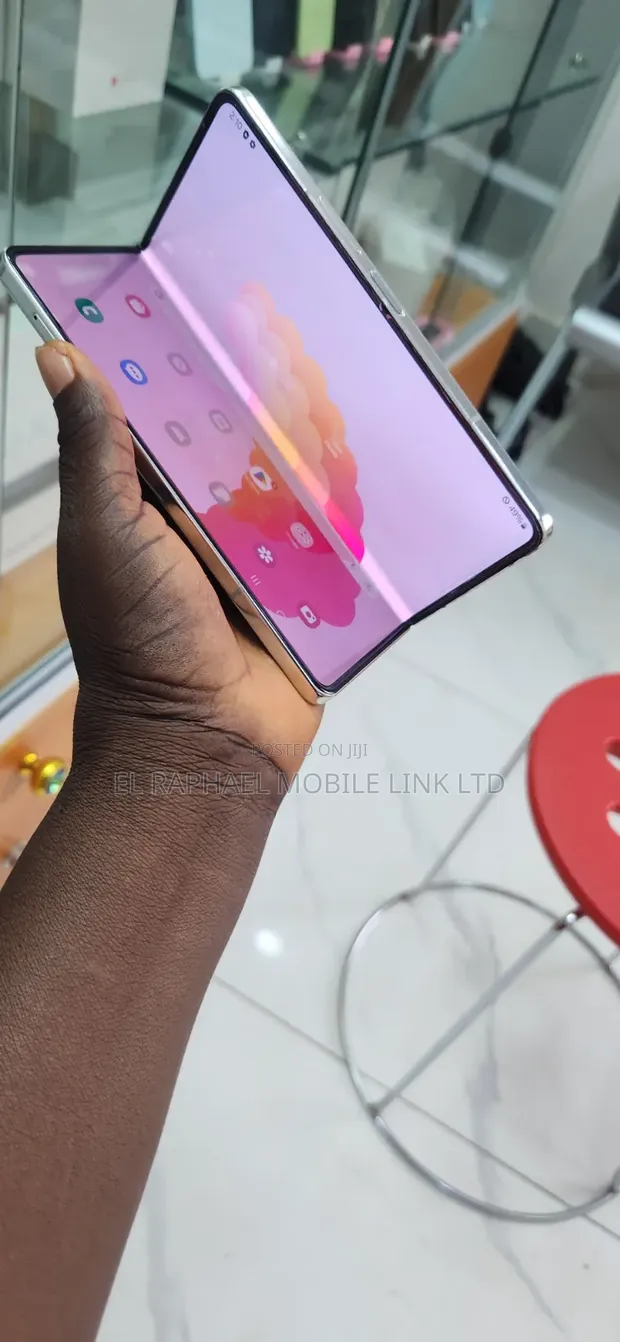 Samsung Galaxy Z Fold 5 256GB White (UK Used) - 1