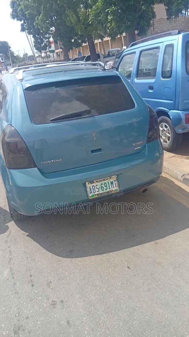 2010 Toyota Matrix S Hatchback - 1