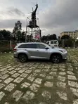 2017 Toyota Highlander XLE 4x4 V6 Silver - 1
