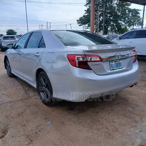 Toyota Camry SE Sedan ta 2013