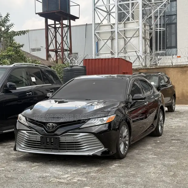2019 Toyota Camry XLE (2.5L) Foreign Used - 1