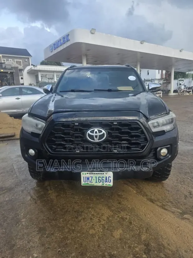 2010 Toyota Tacoma Double Cab V6 Automatic - 1