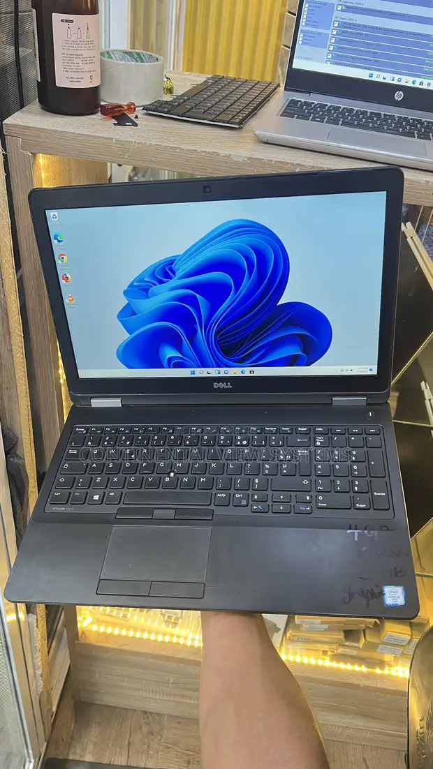Dell Latitude 15 E5570 Laptop - Core i5, 8GB RAM, 256GB SSD - 1