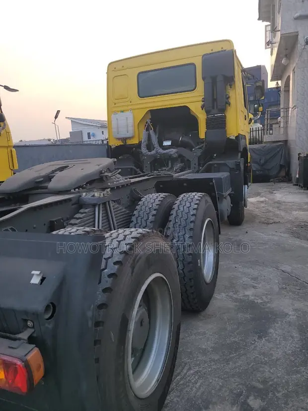 HOWO 371 Tractor Head Truck (6x4) - 371 HP - 1