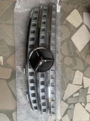 Mercedes-Benz W164 ML350 Front Grille