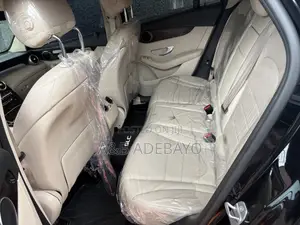 2016 Mercedes-Benz GLC300 Black