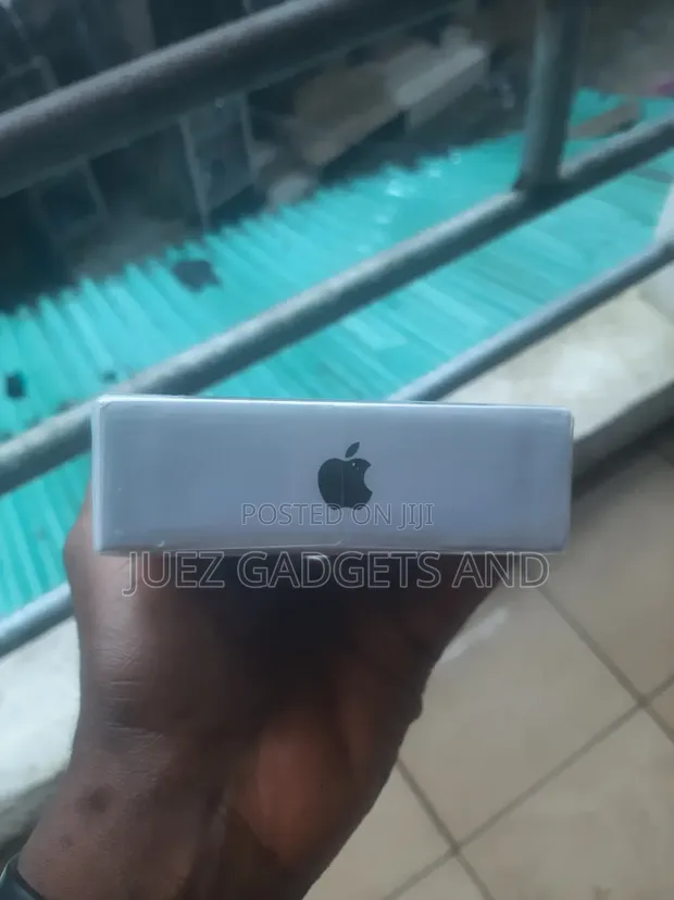 New Apple iPhone XR 128GB Black - 1