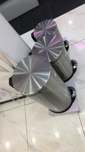 Waste Bin for Homes and Offices