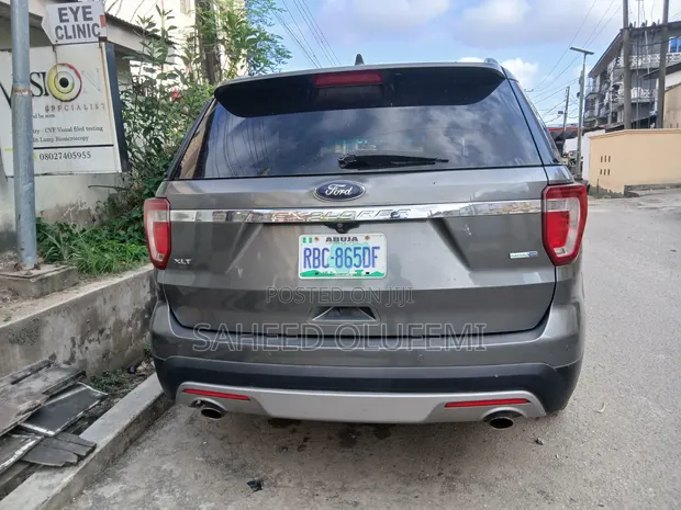 Ford Explorer 2017 Gray - 1