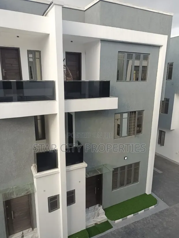 4-Bedroom Semi-Detached Duplex da BQ a Maryland, Legas - 1