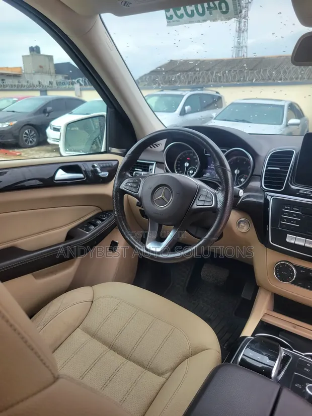 Mercedes-Benz GLE-Class 2017 White - 1