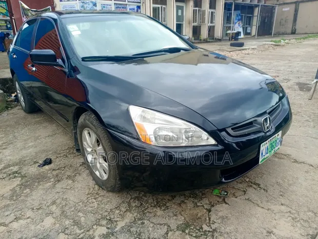 Honda Accord Automatic 2005 Black - 1