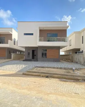 4 Bedroom Duplex with Pool & Gym in Lekki Phase 1