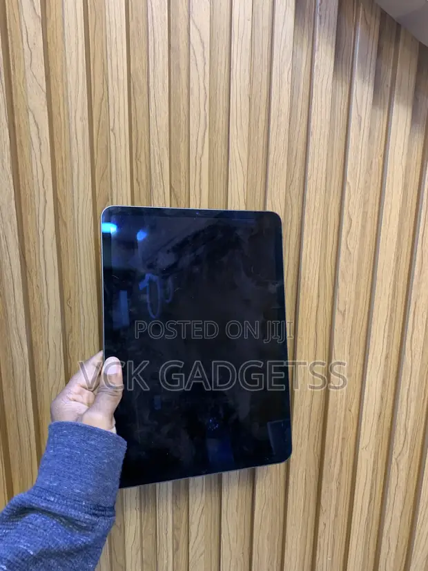 Apple iPad Pro 11" (2018) 256GB Grey - 1