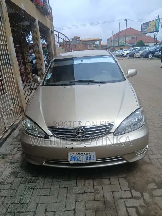Toyota Camry LE 2004 Zinari - 1