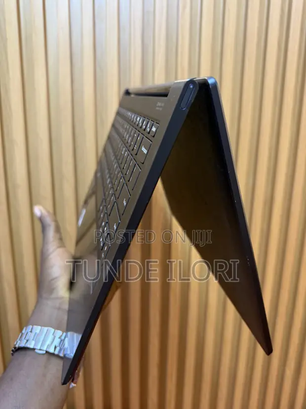 Lenovo Yoga 9i Laptop (11th Gen i7, 8GB RAM, 256GB SSD) - 1
