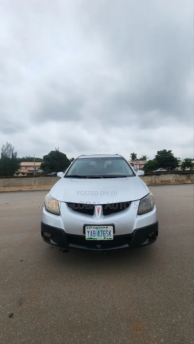 Pontiac Vibe Automatic 2004 Silver - 1