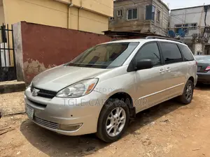 2005 Toyota Sienna LE AWD Minivan