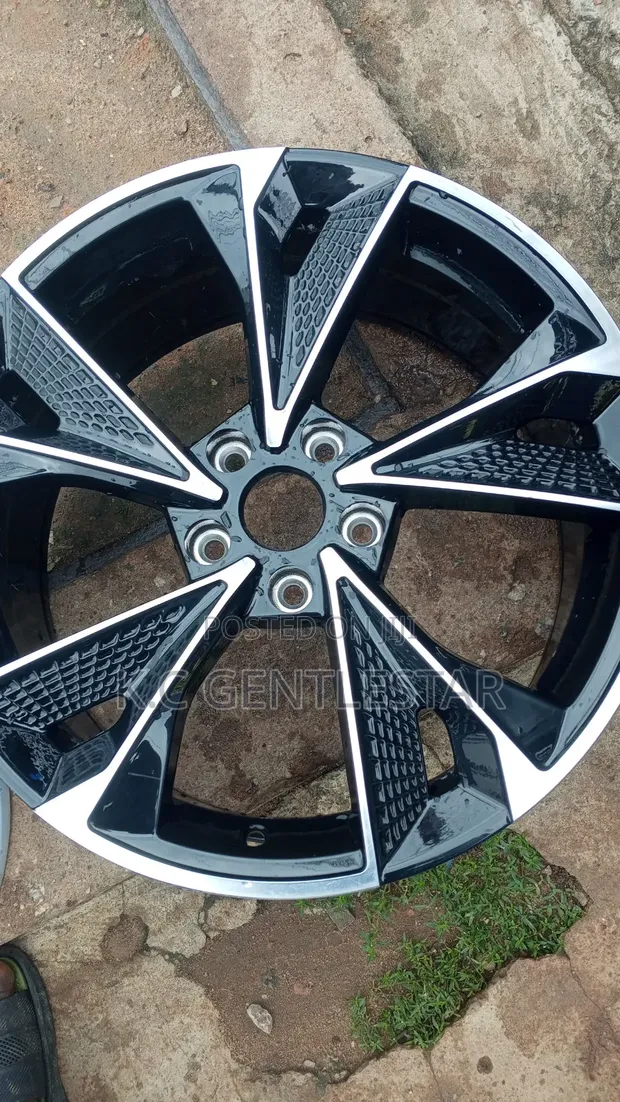 Brand New 18" Alloy Rim for Cars and SUVs - 1