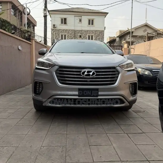 2017 Hyundai Santa Fe Limited Ultimate AWD Silver - 1