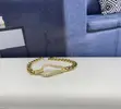 Exquisite Women's Gold Fashion Bracelet - 3